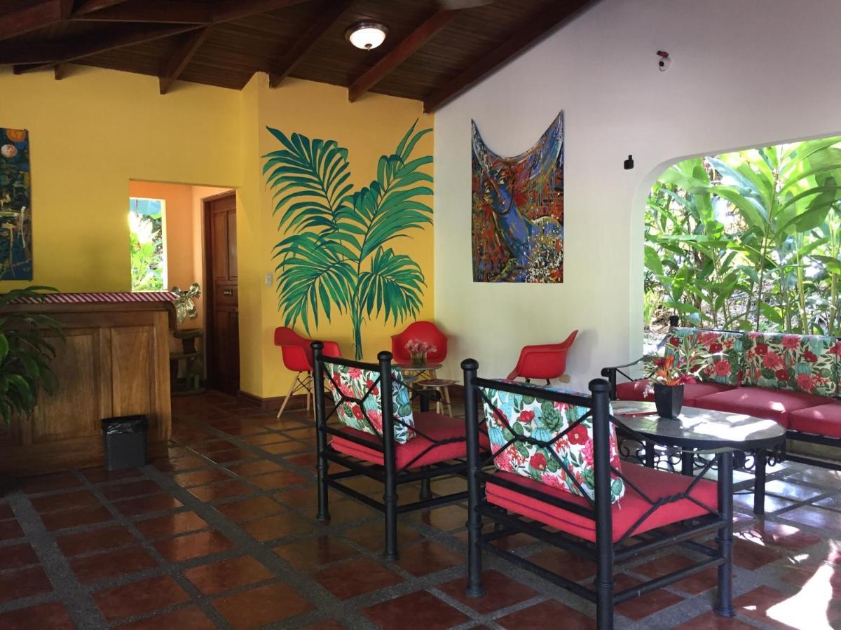 Jaco Hotel Docelunas Exterior foto
